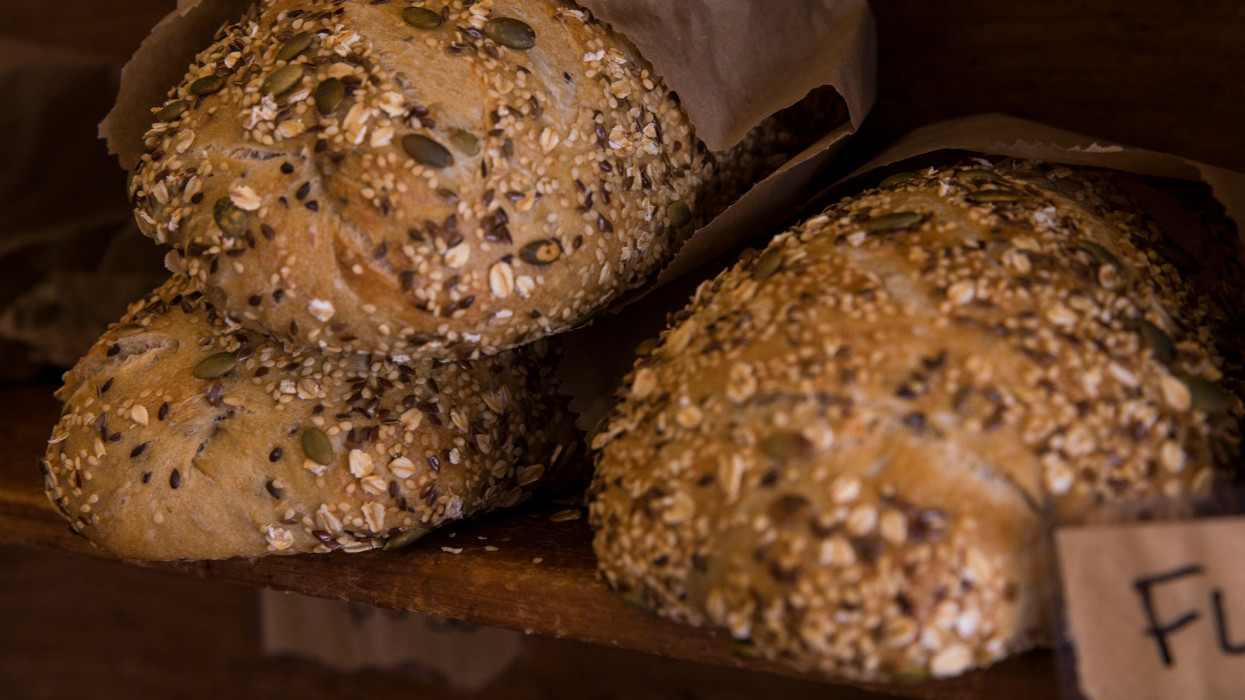 Nem is álmodozhatnak a magyarok az olcsóbb kenyérről: ezért maradnak az egekben az árak