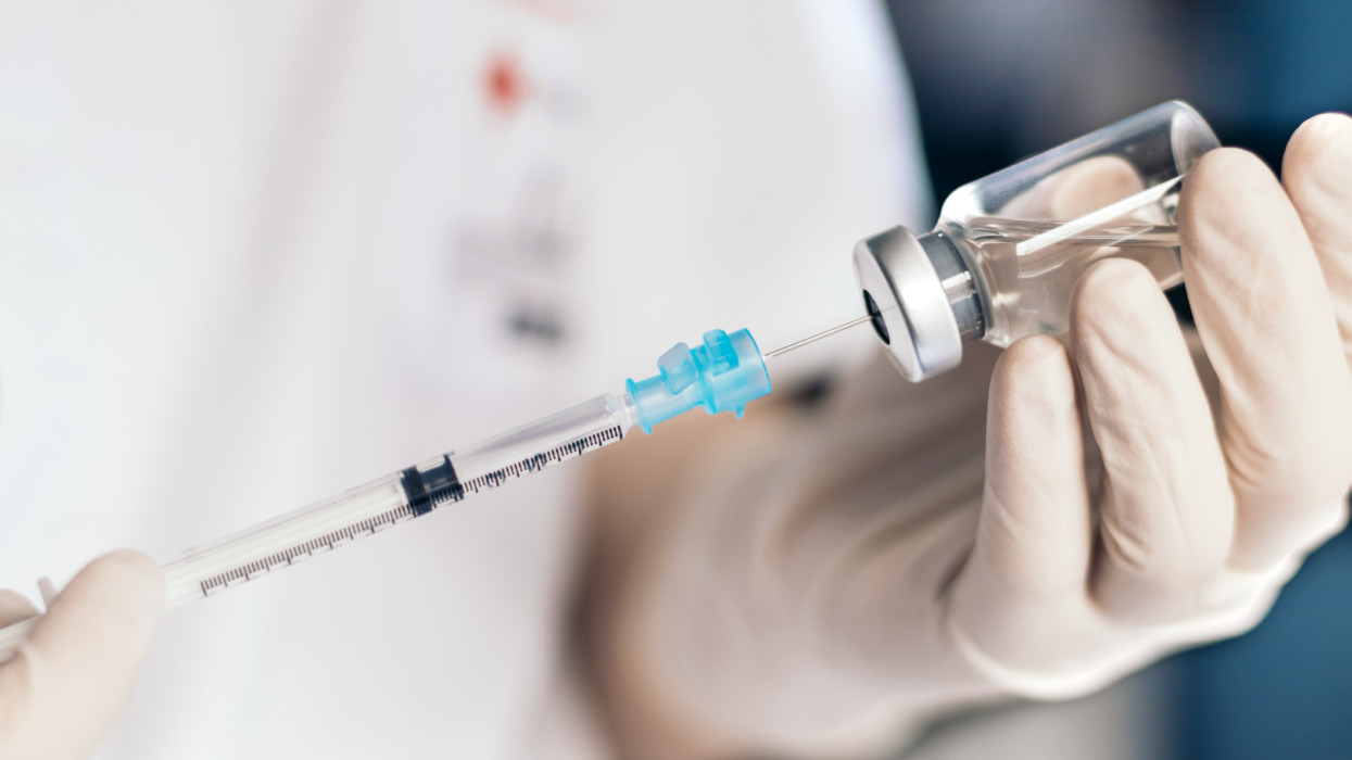 Elindult a Pfizer gigapere: elképesztő dolog derült ki a COVID-vakcinájukról